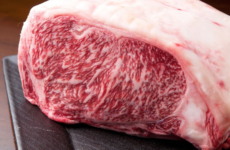 赤身も豊富 | 東京都八丁堀の焼肉なら焼肉 TAKATOEN